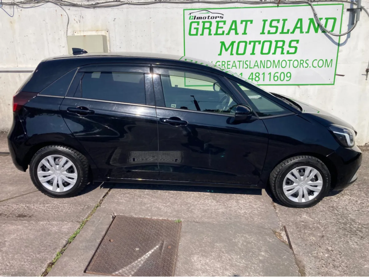 Honda Fit 1.5i Petrol Hybrid Automatic - Image 4