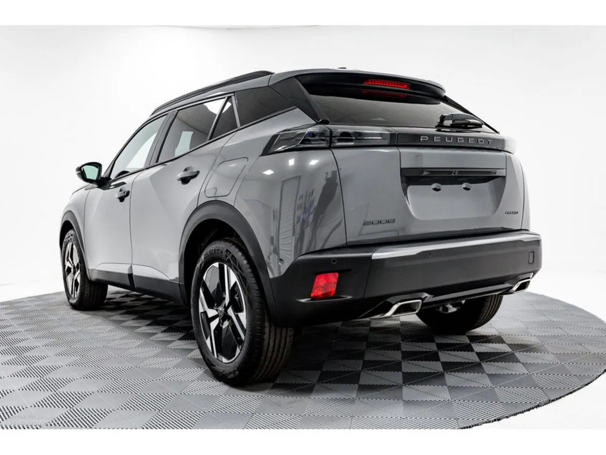 Peugeot 2008 Allure HYBRID Auto 145HP - Image 5
