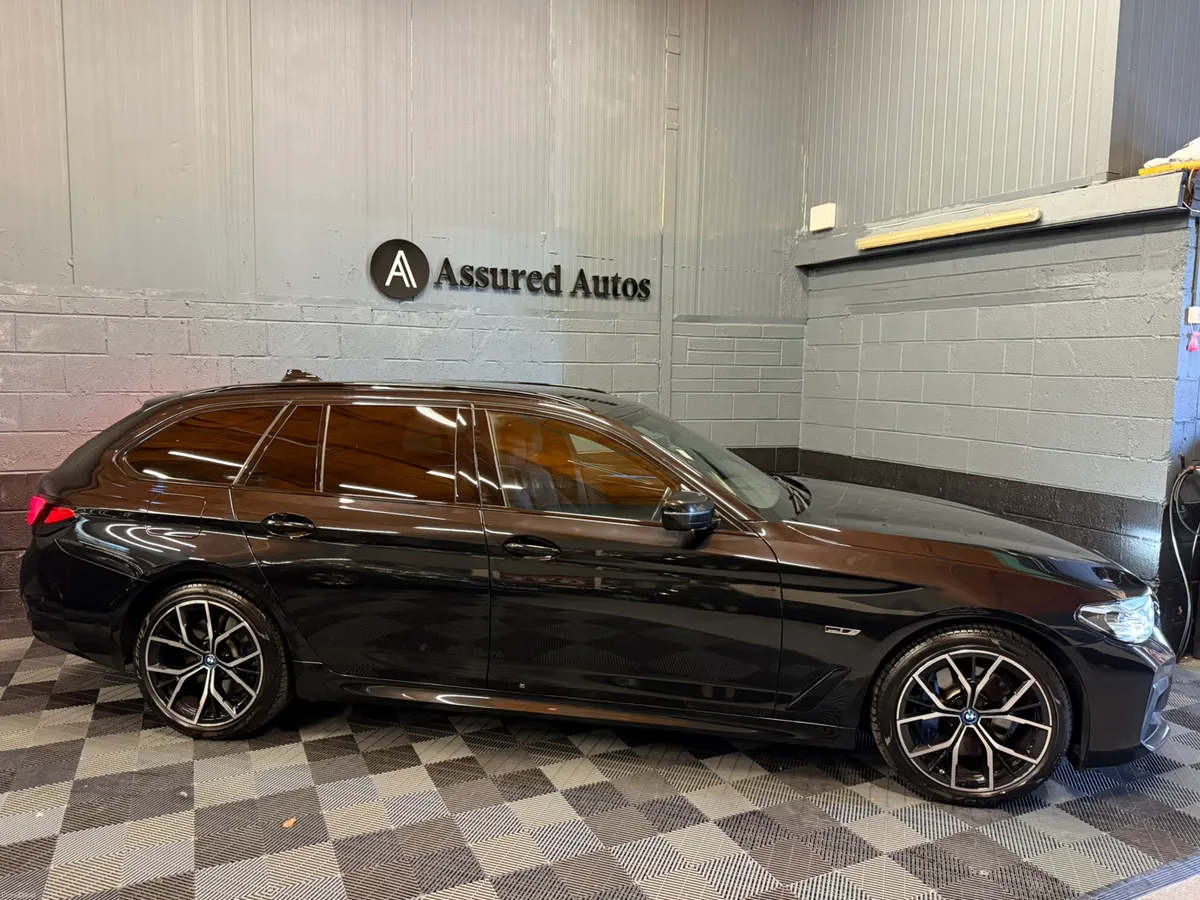 222 BMW 530E M-Sport  Touring - Image 2