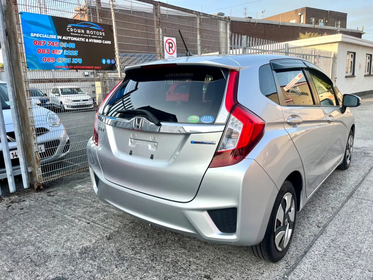 Honda fit 2015 hybrid - Image 3