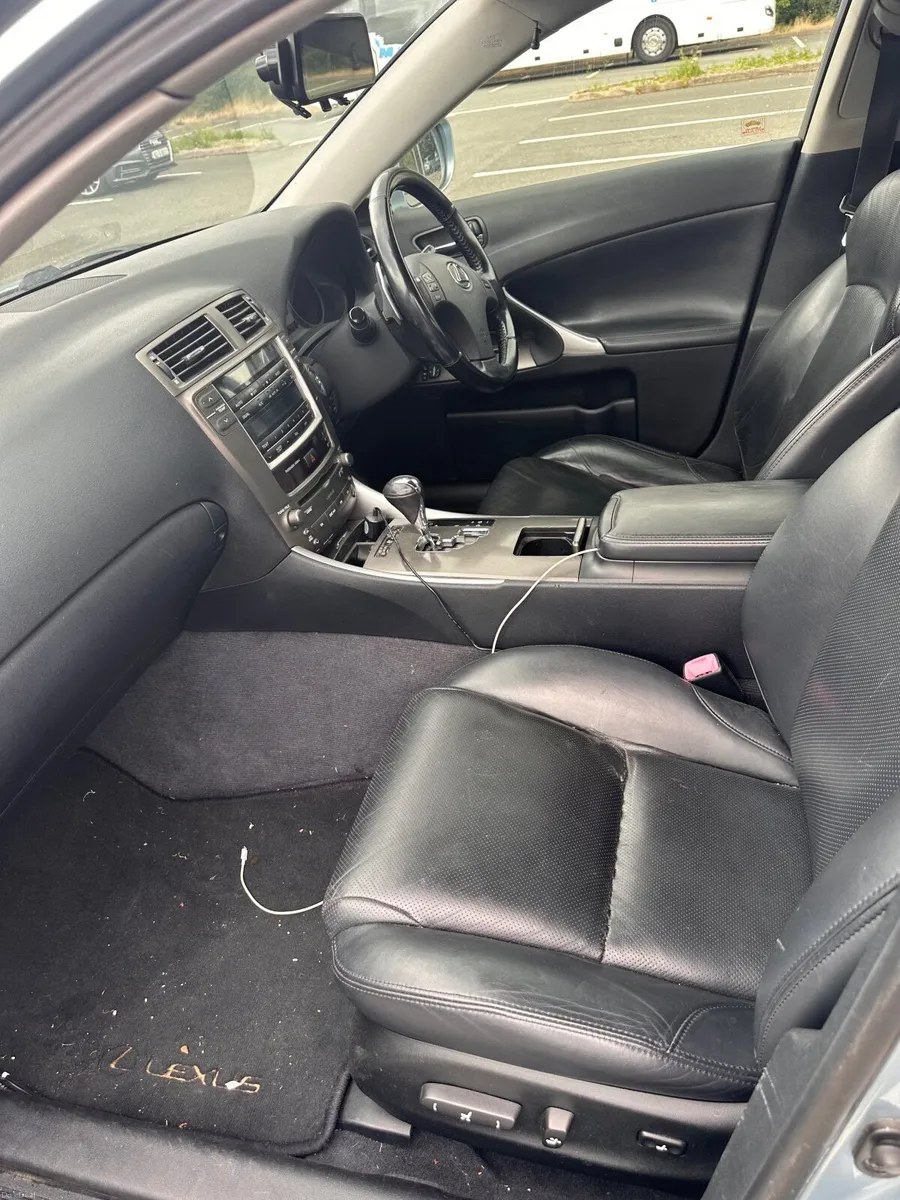 Lexus IS  250  -  2009 - Image 3