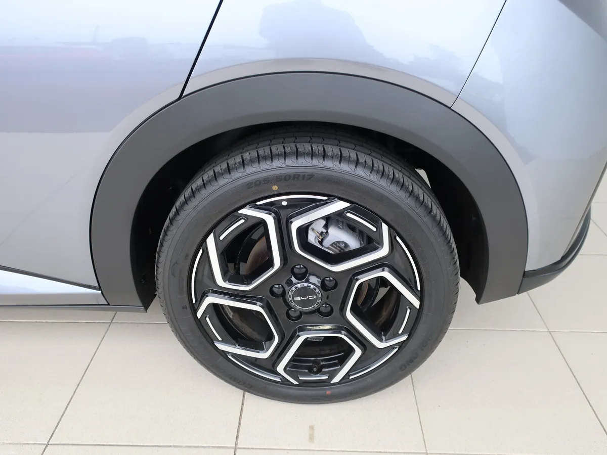 2025 BYD DOLPHIN COMFORT - Image 4