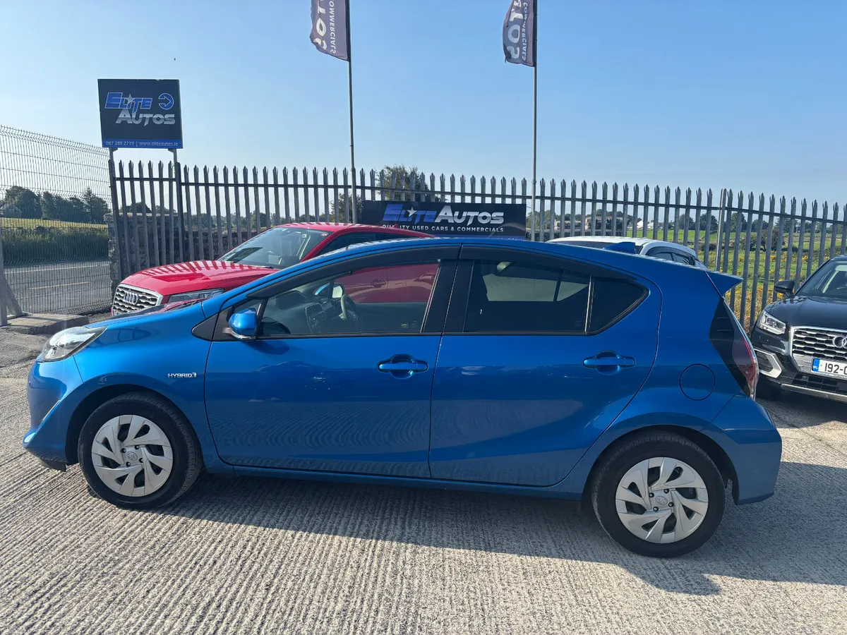 Toyota Aqua Self Charging Hybrid 2020 - Image 3