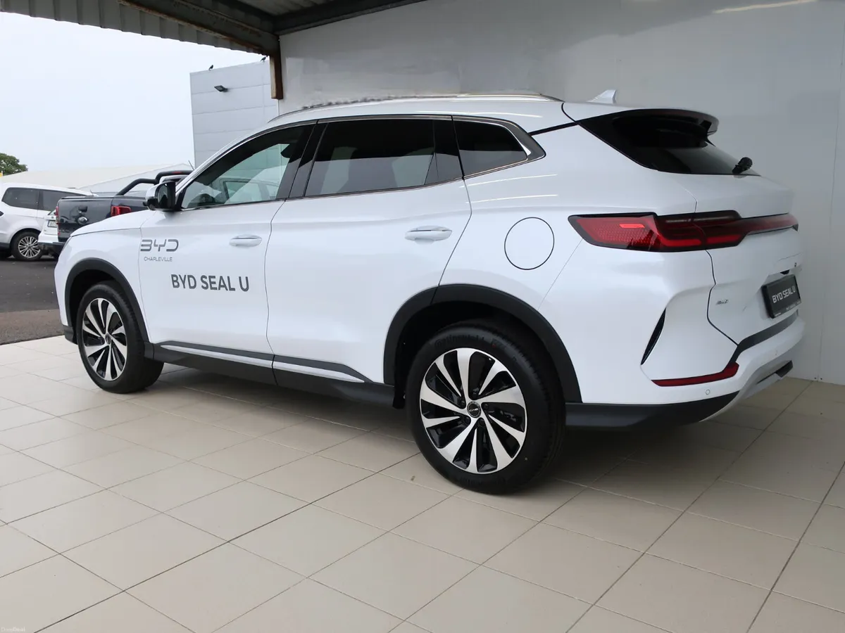2025 BYD SEAL U Design AWD - Image 3