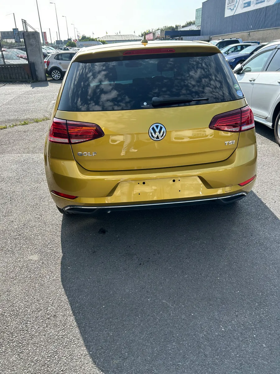 Volkswagen Golf - Image 4