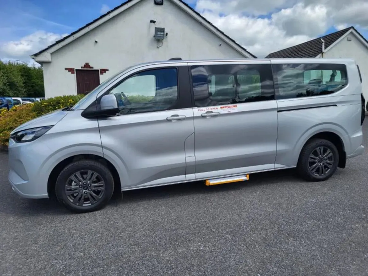 Wheelchair Accessible Ford Custom Taxi - Image 4