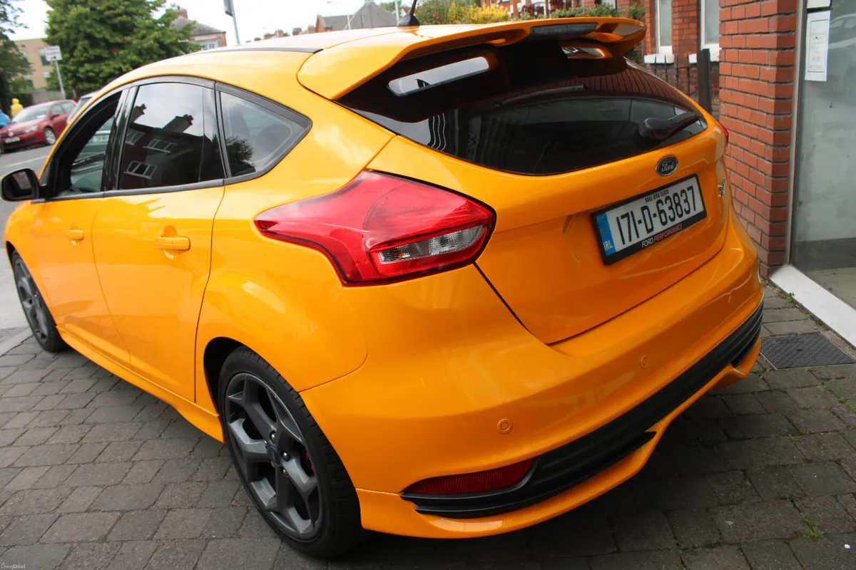 Ford Focus ST-3 2.0 PETROL 246 BHP 2017 - Image 5