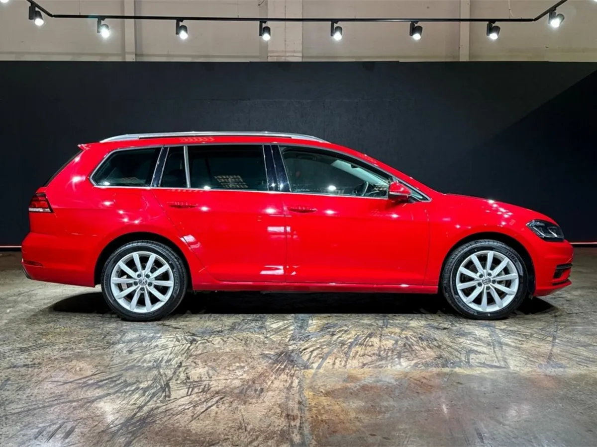 Volkswagen Golf 1.2 TSI AUTO - ALLOY WHEELS - CRUI - Image 3