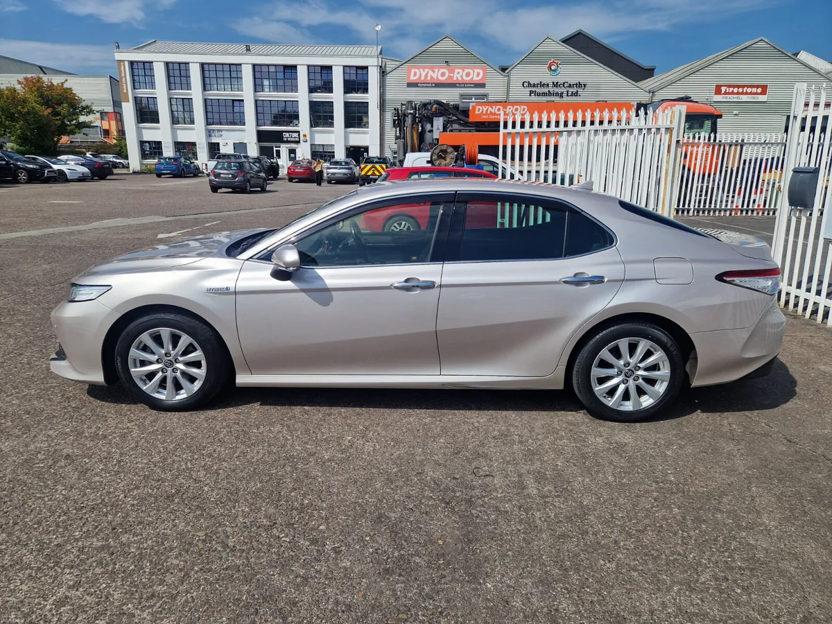 Toyota Camry 2.5 Self Charging Hybrid Automatic - Image 4