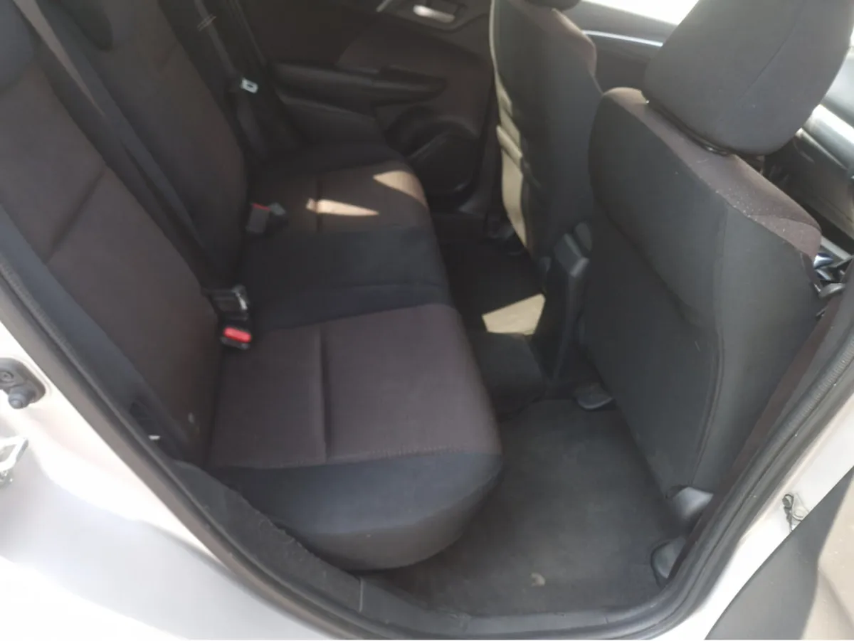 Honda Fit HYBRID 5DR AUTO - Image 3