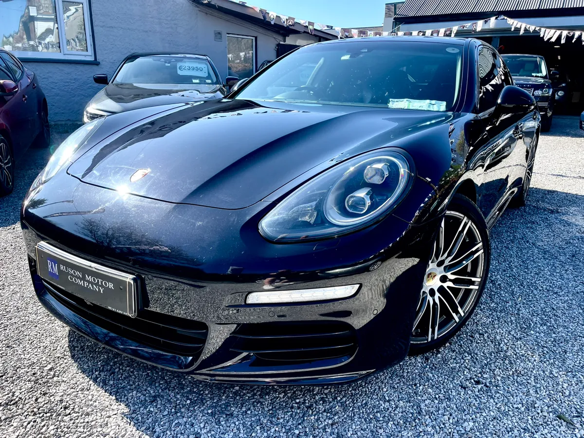 152 Porsche Panamera PLUG-IN HYBRID 3.0 - Image 1