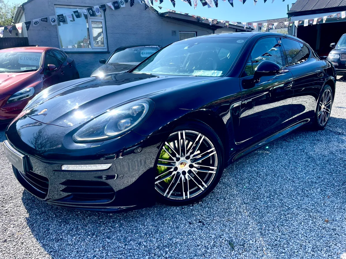 152 Porsche Panamera PLUG-IN HYBRID 3.0 - Image 2