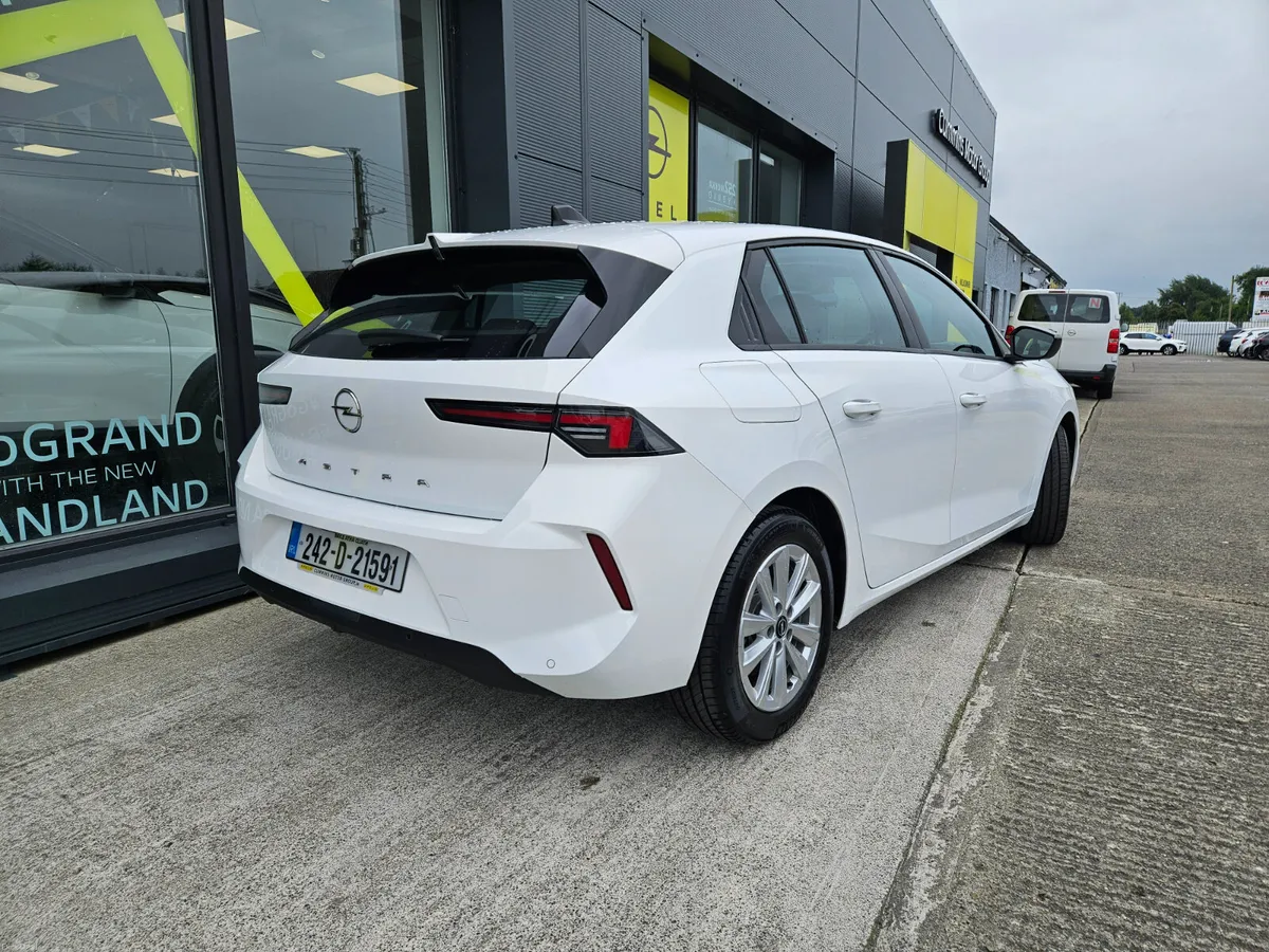 Opel Astra 1.2 Petrol SC - Image 5