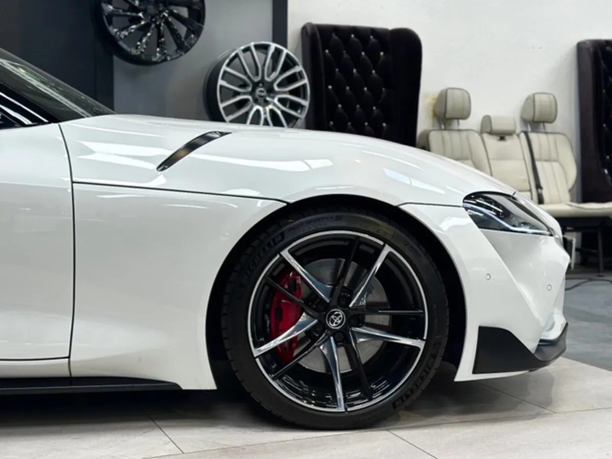 3.0 GR PREMIUM COUPE - Image 3