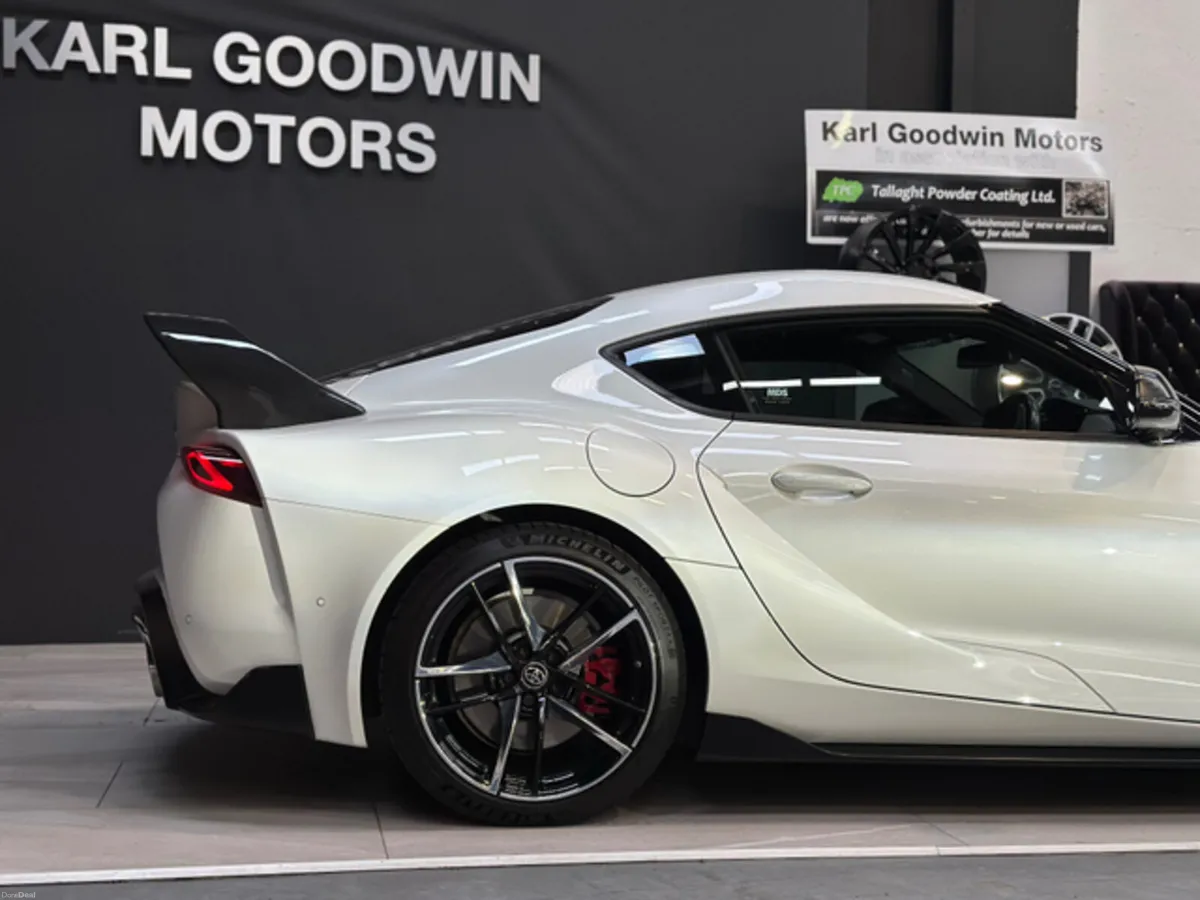 3.0 GR PREMIUM COUPE - Image 4