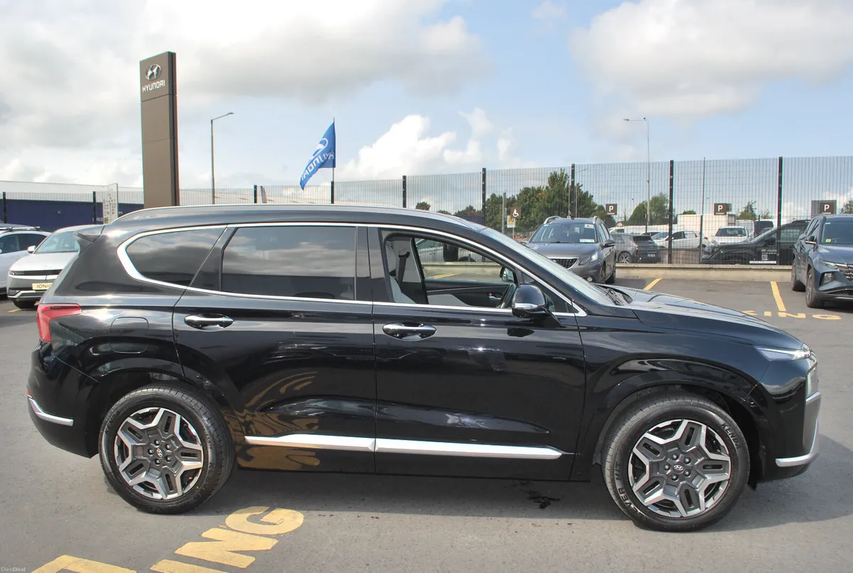 Hyundai Santa Fe 2022 - Image 6