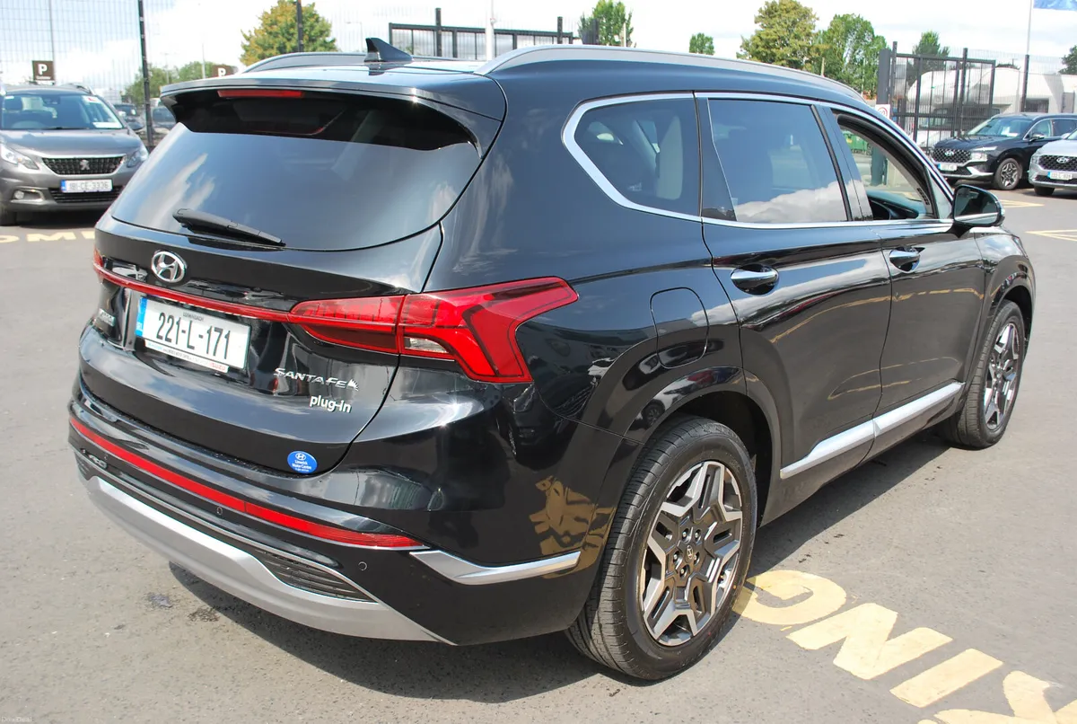 Hyundai Santa Fe 2022 - Image 5