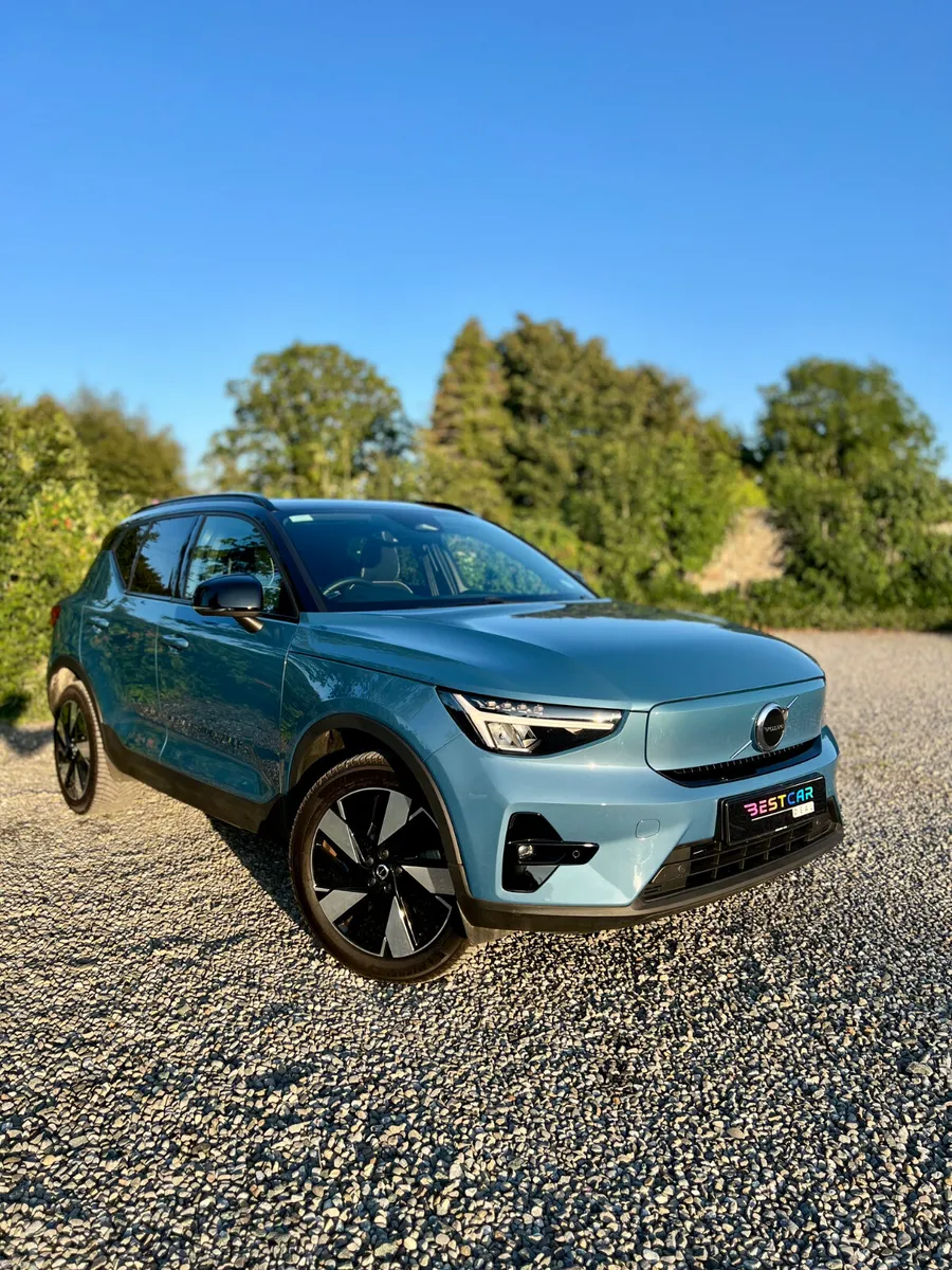 2024 Volvo XC40 BEV Recharge 238hp RWD Plus - Image 1