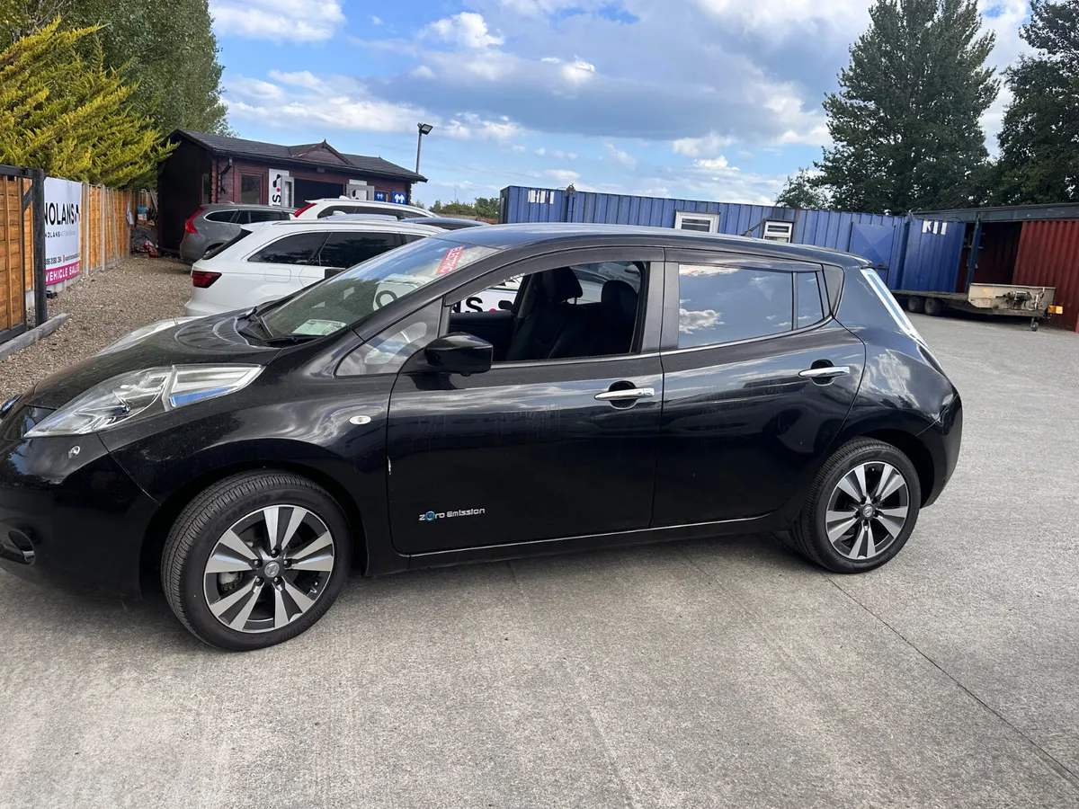 Nissan Leaf 2017 fully electric - Image 4