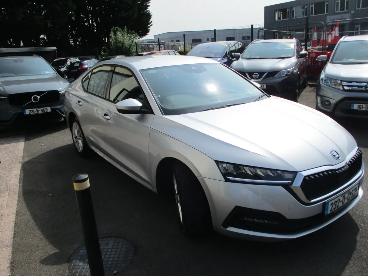 Skoda Octavia Ambition 2.0 TDI 2023 - Image 3