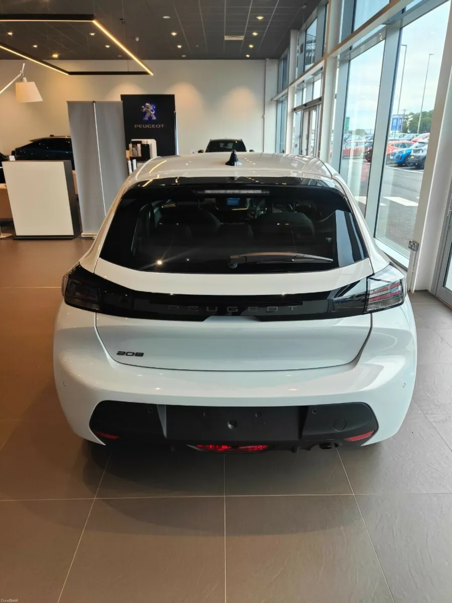 Peugeot 208 Hatchback Special Editions Style - Image 3