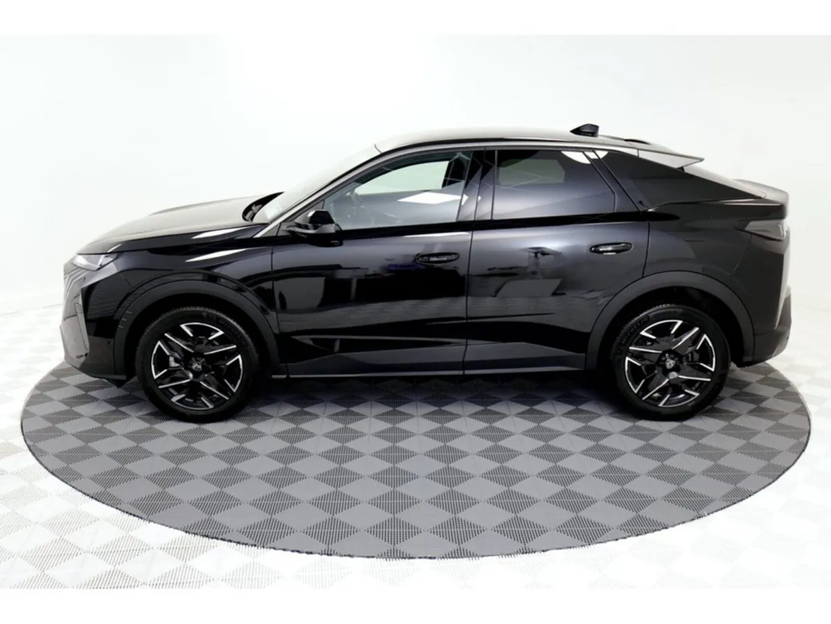Peugeot 3008 Allure HYBRID Auto 145HP - Includes P - Image 4