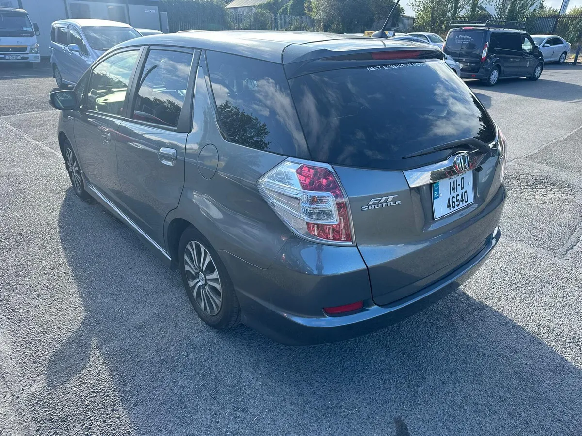 2014 Honda Fit Shuttle Hybrid 1.3L Fresh NCT - Image 4