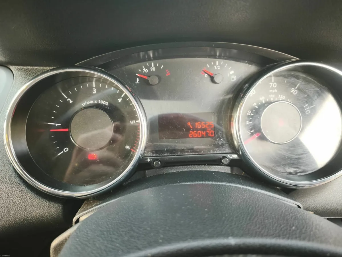 Peugeot 5008 2010 - Image 4