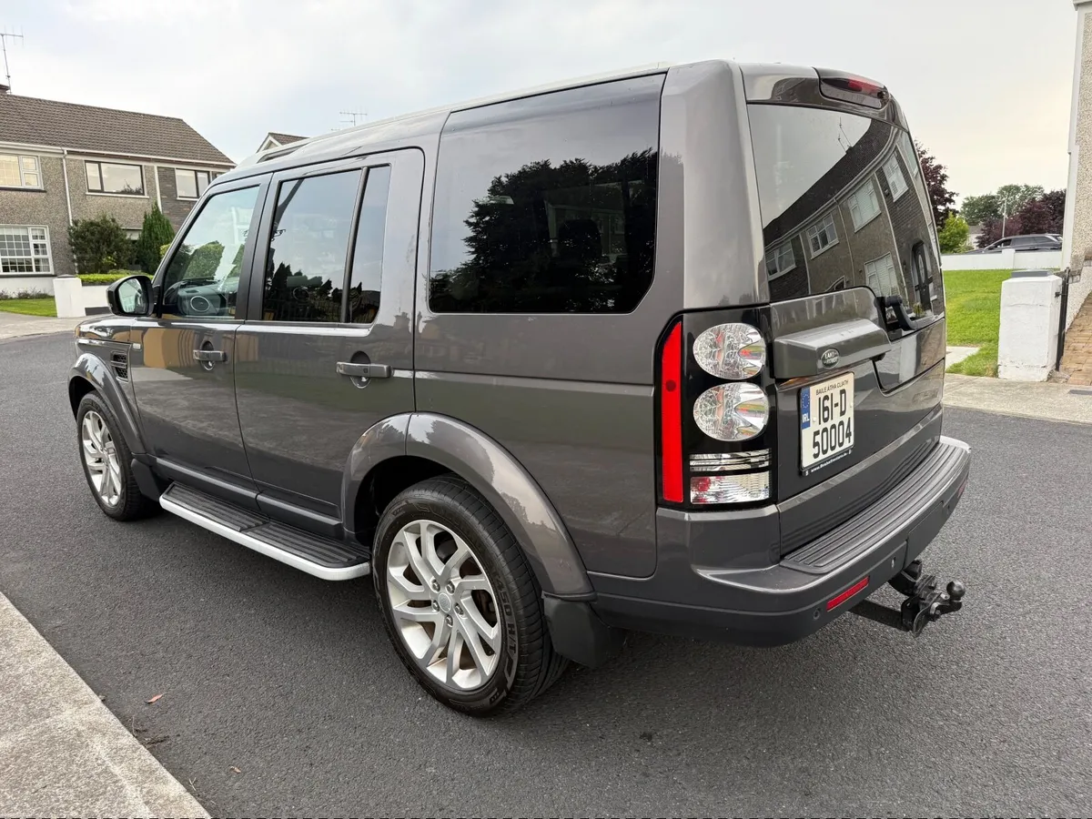 Land Rover Discovery 2016 7 Seats Landmark - Image 4