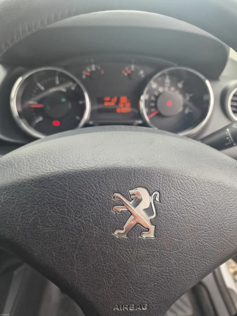 Peugeot 3008 2017 - Image 2
