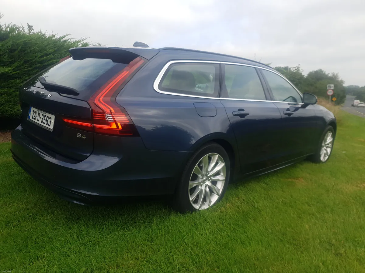 Volvo V90 2022 Diesel - Image 4
