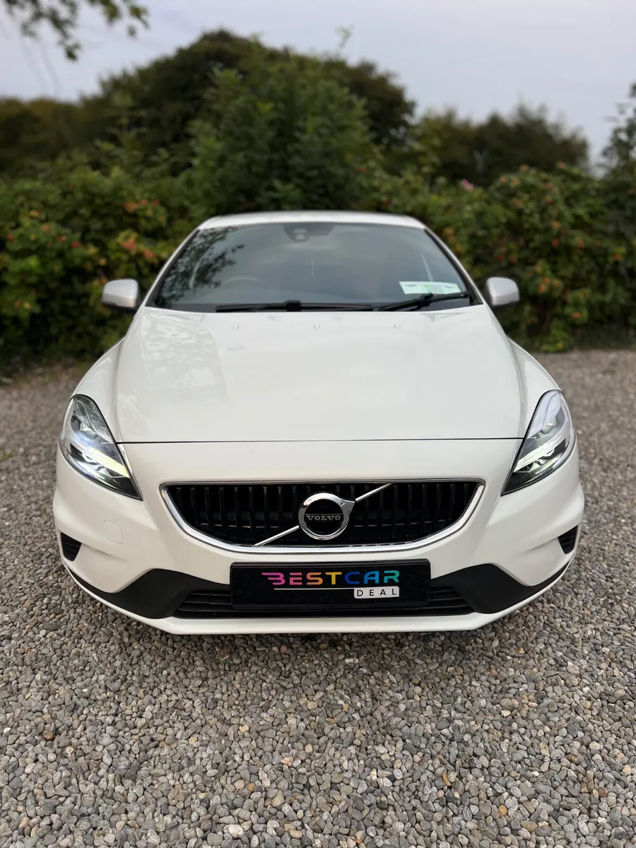 2019 Volvo V40 2.0 Diesel D3 150HP R-Design - Image 4