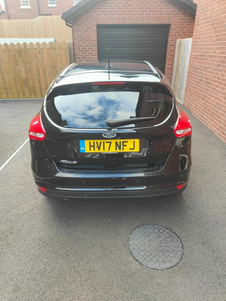 Ford Focus 2017 - Image 2