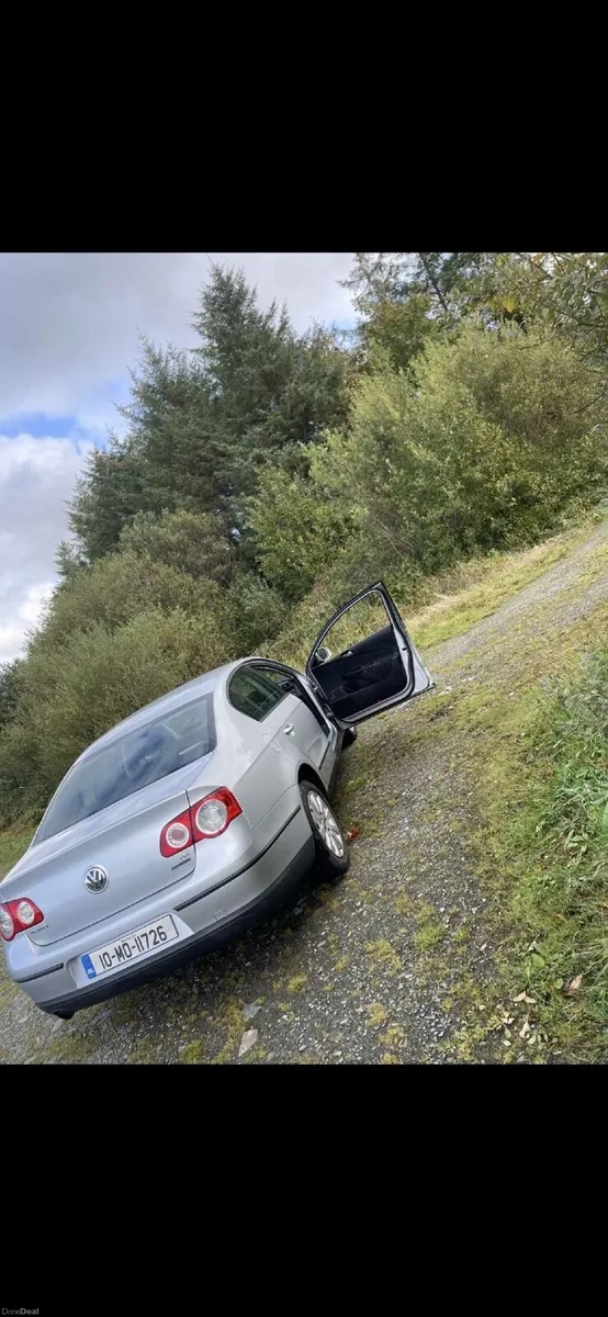 2010 Volkswagen Passat BlueMotion - Image 4