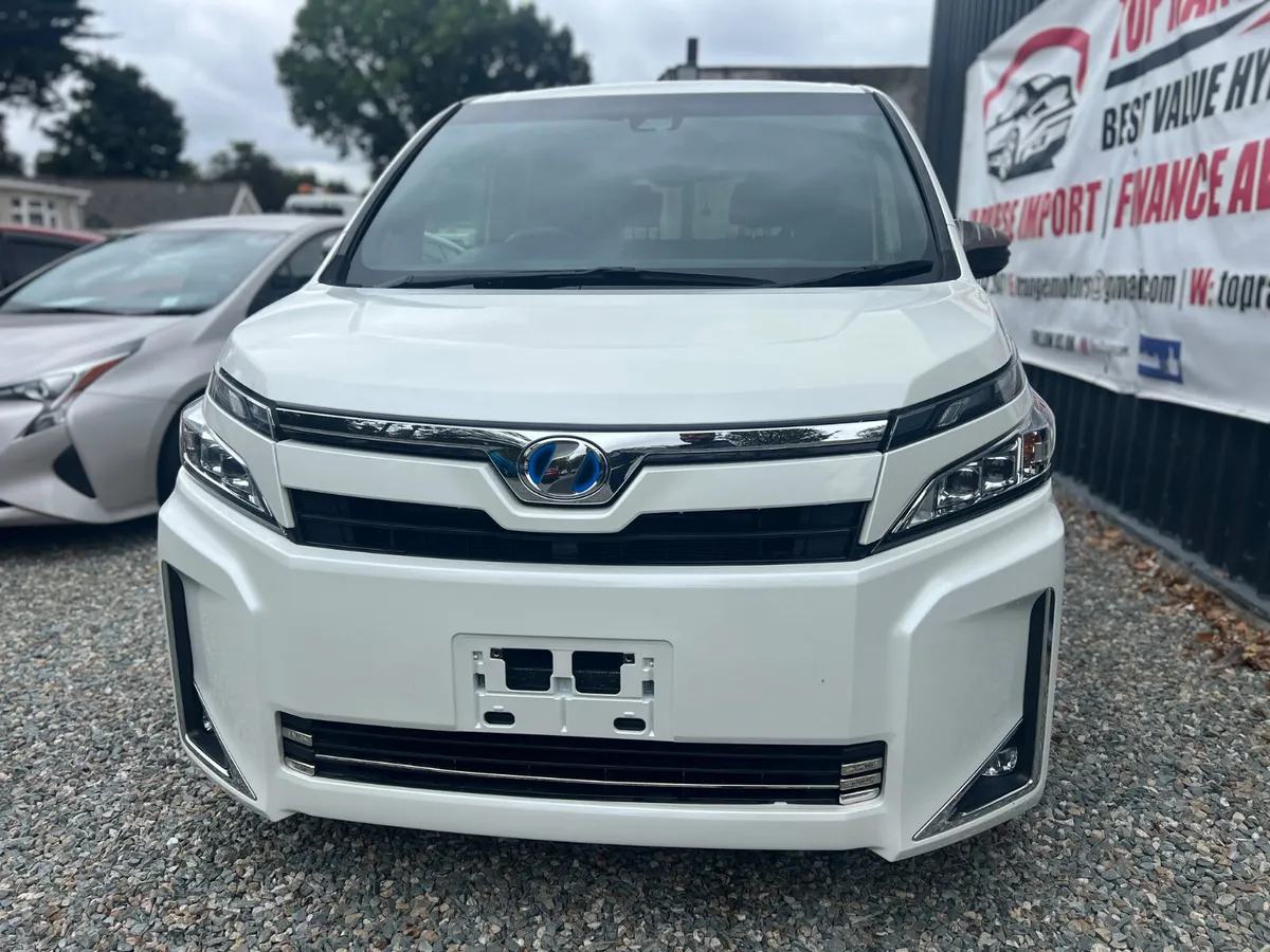 Toyota Voxy  **2018  7 seater ** - Image 2