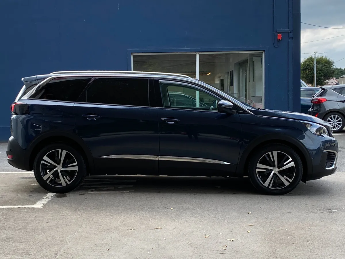 Peugeot 5008 1.5 BlueHDi 130bhp Allure - Image 2