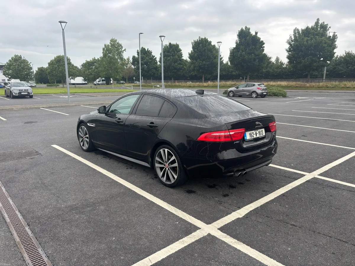 Jaguar XE - Image 4
