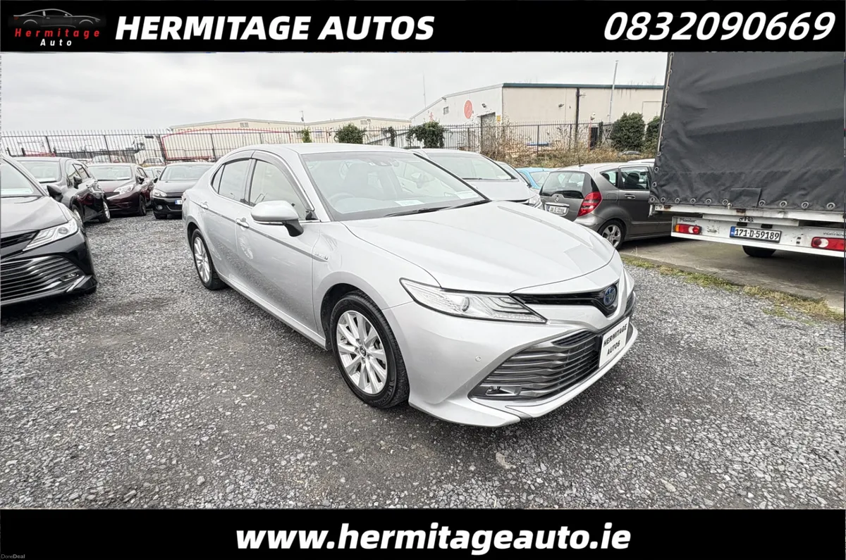 Toyota Camry 2.5 Hybrid Automatic 2019 - Image 3