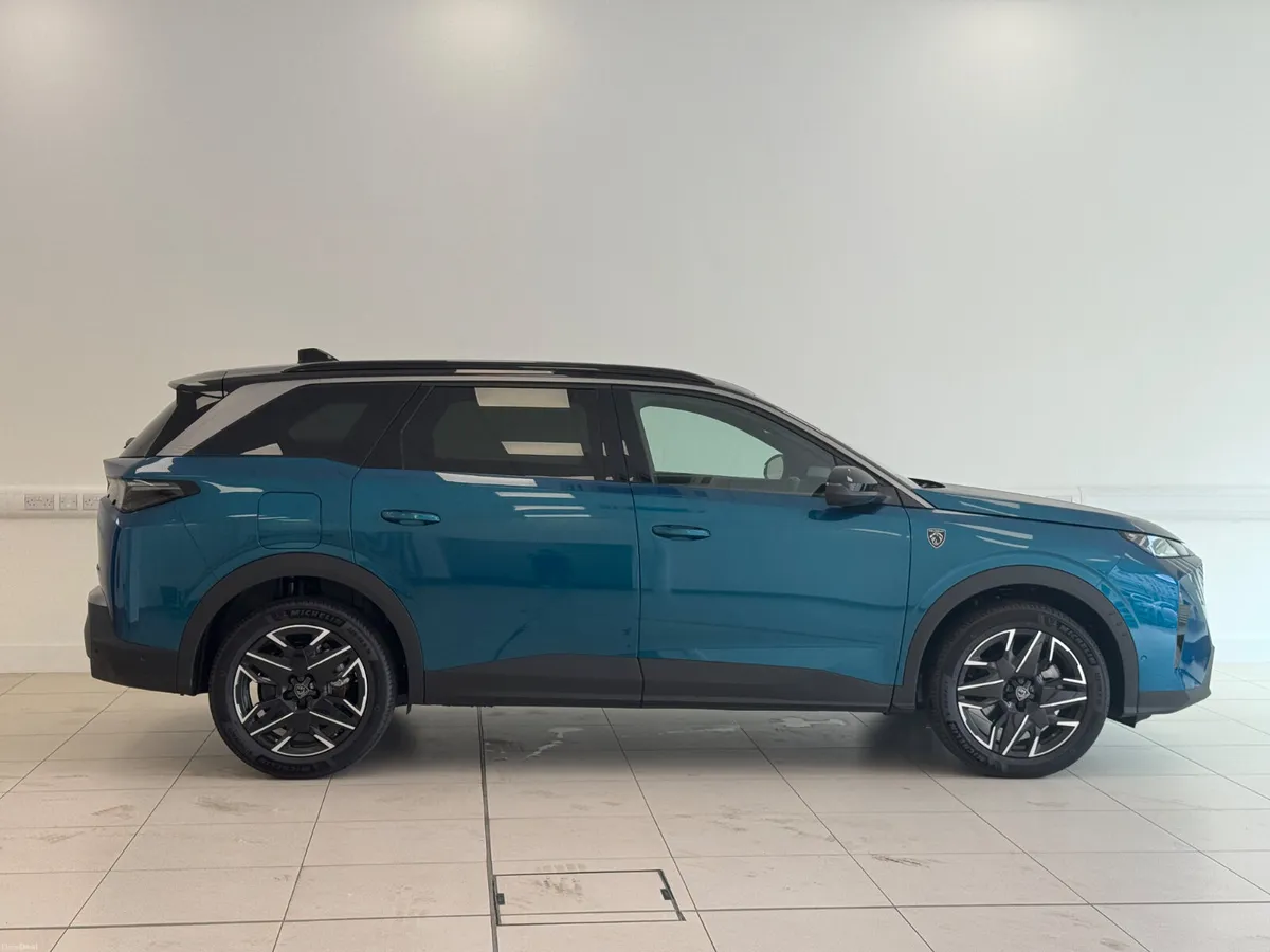 Peugeot 5008 2025 - Image 2