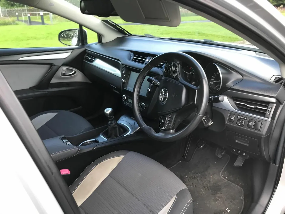Toyota Avensis 2017 - Image 3