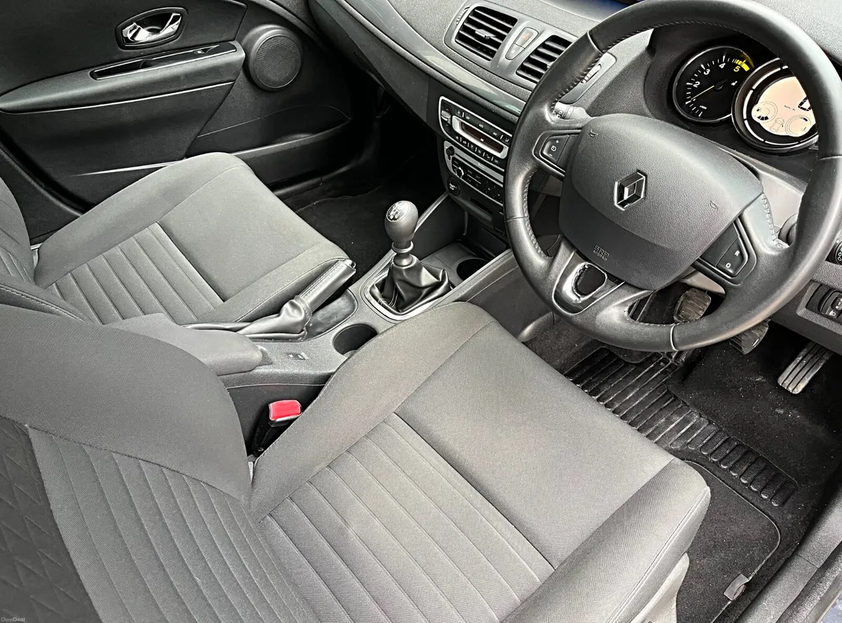 Renault Megane III LIMITED EDITION 1.5 DCI 95 - Image 4