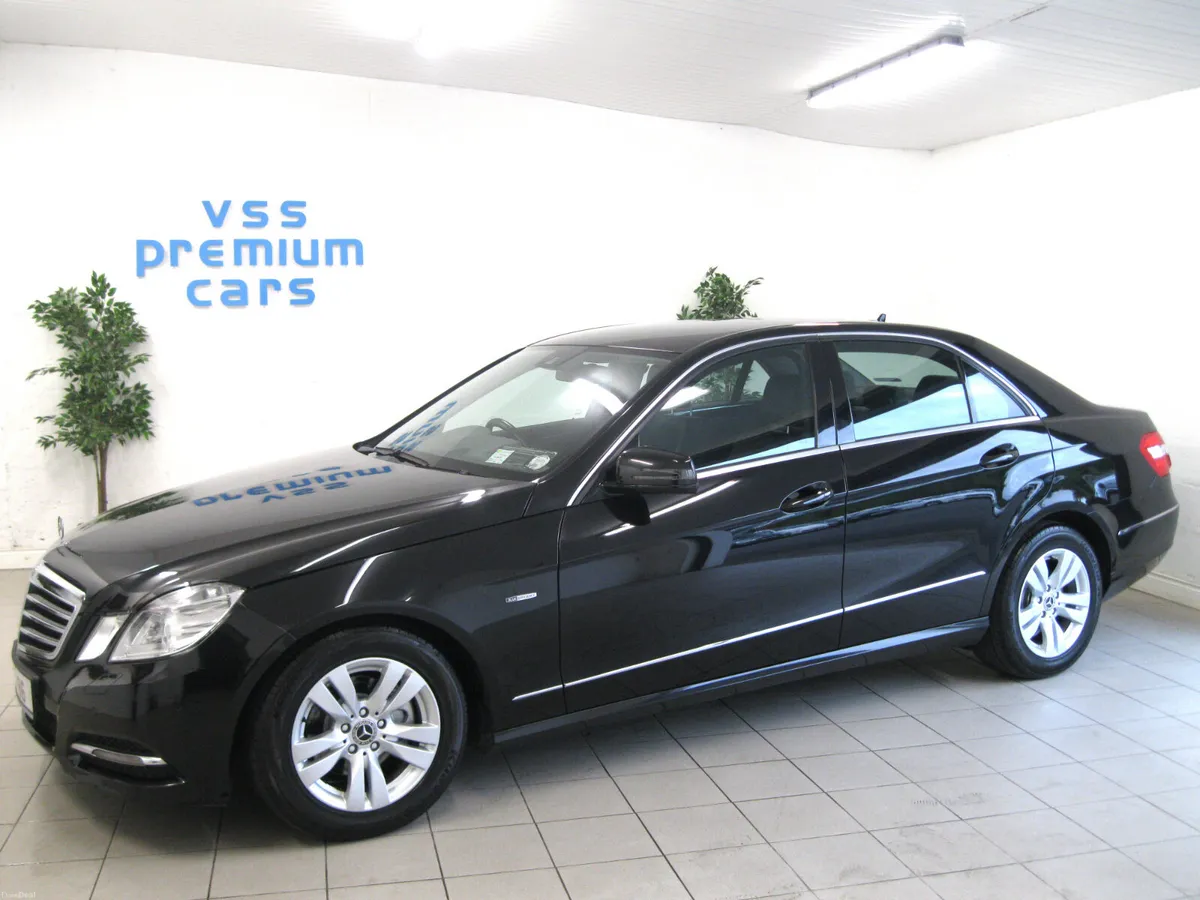 NEW T/CHAIN! NEW TYRES! TOP SPEC! LIKE A NEW CAR!! - Image 2