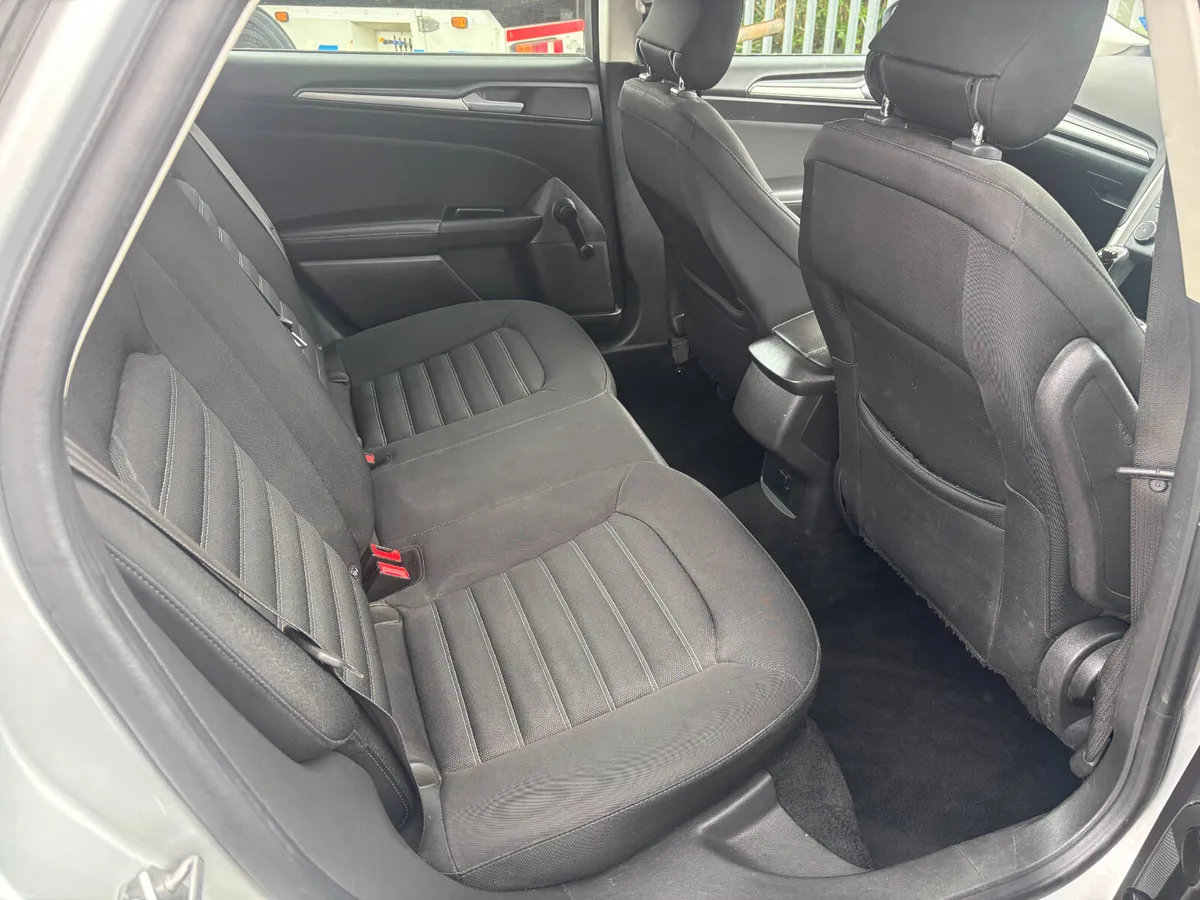 Ford Mondeo 2015,5 DOOR STYLE 1.6 D 115PS 4DR - Image 6