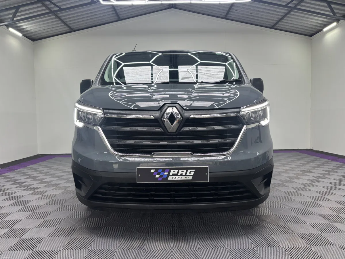 2023 RENAULT TRAFIC LWB 9 SEATER 2.0 - Image 3