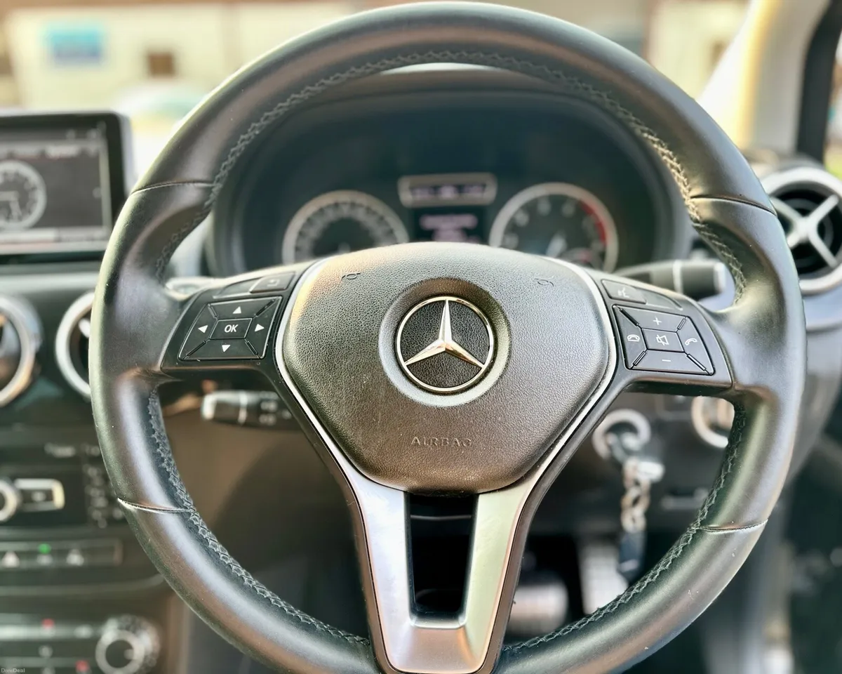 12 Mercedes B180 Auto Petrol Only 70k km - Image 2