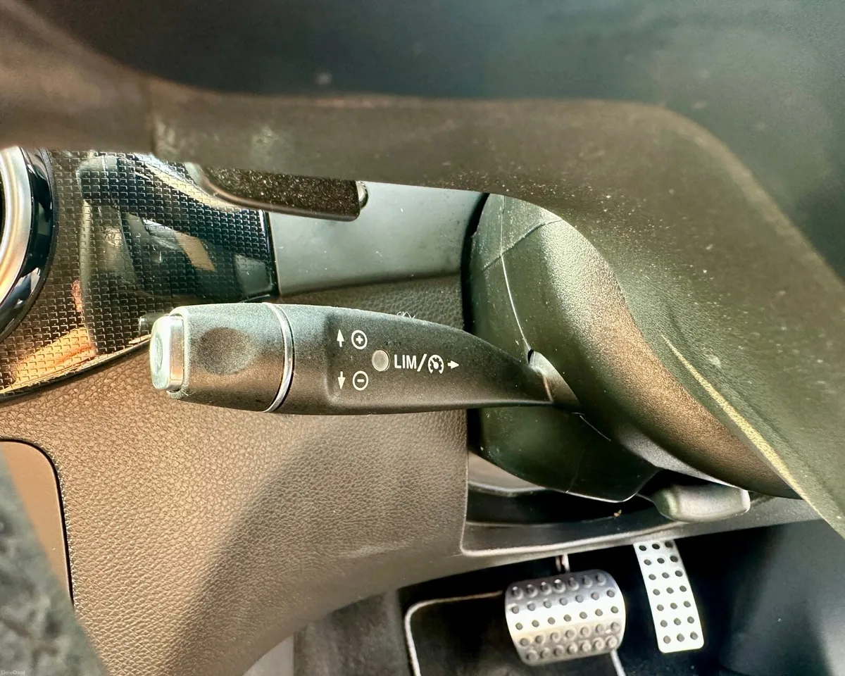 12 Mercedes B180 Auto Petrol Only 70k km - Image 4