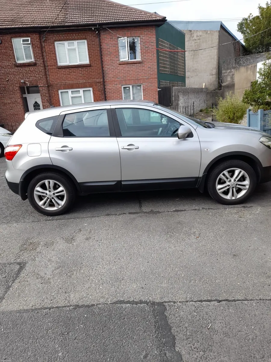 Nissan Qashqai 2010 (Silver) - Image 1