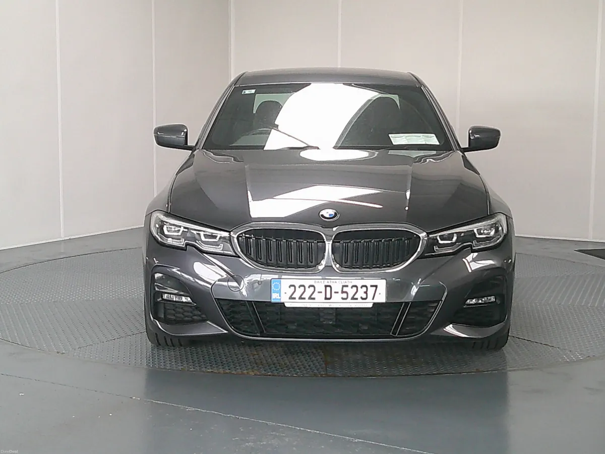 BMW 3-Series 2022 - Image 2