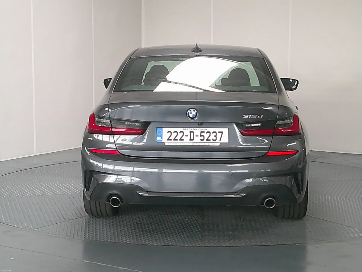 BMW 3-Series 2022 - Image 6