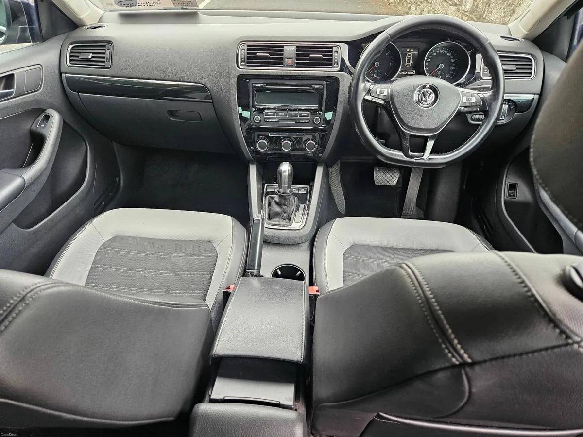 Volkswagen  Jetta Highline 2.0  TDI DSG 110hp Auto - Image 3